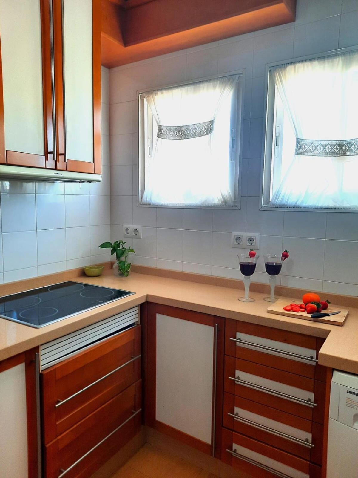 Paseo Del Rey - Fuengirola 2 Bedrooms Oceanfront Apartment エクステリア 写真