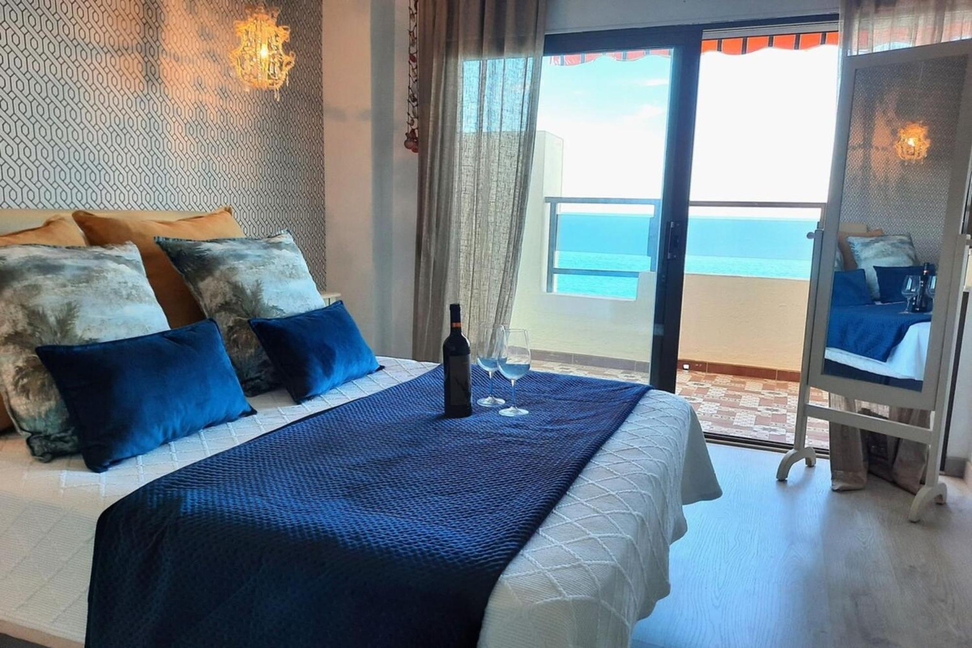 Paseo Del Rey - Fuengirola 2 Bedrooms Oceanfront Apartment エクステリア 写真